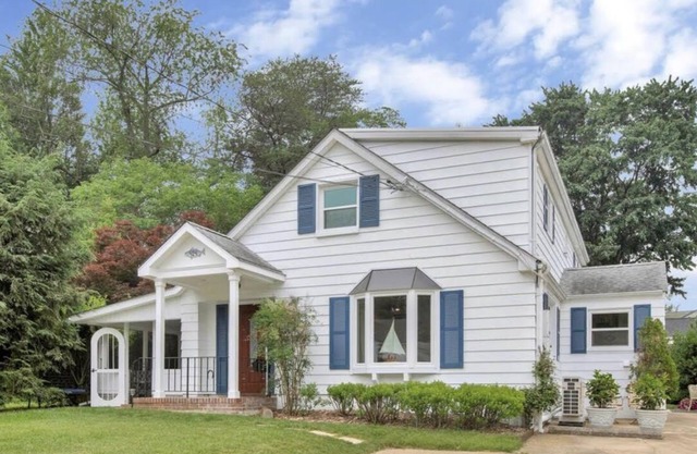 Charming 4-bedroom house 2 blocks from the Navel Academy Stadium