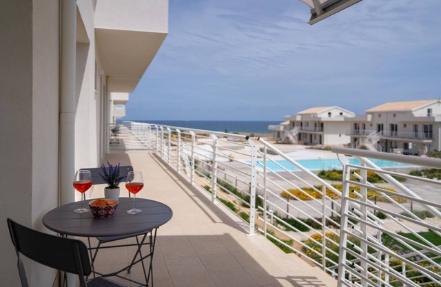 Charming 40 sqm apartment with sea view, accommodating up to 4 guests, located within the renowned Borgo 84 residence, which features a swimming pool and a cycling path. The property is just 3 km from the center of Marzamemi, one of the most picturesque