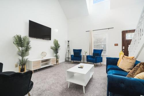 Charming 4BR Family Retreat Near Downtown Indy