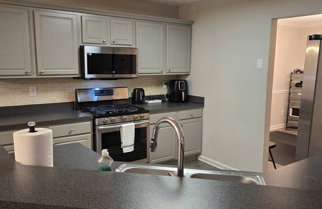 Charming 4BR Retreat Sleeps 8 Near Stone Mountain