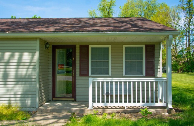 Charming and Tranquil 1BR in Colchester, IL