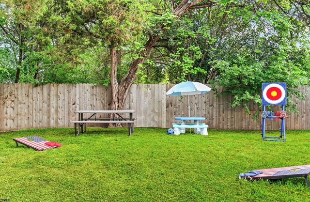 Charming Austin Home: 4 Bedrooms, WiFi, & AC – Perfect for Groups!