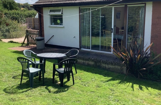 Charming Bungalow , much upgraded Near a beach ,farm shop and steam railway