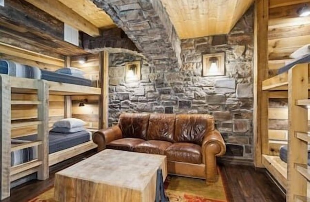 Charming Bunkhouse at Dark Horse Estate