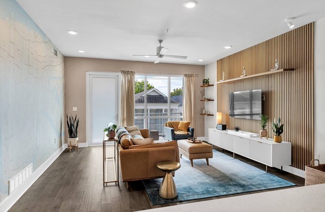 Charming Bywater Apartment: Stylish, Cozy, & Close to Fun!