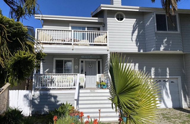 Charming Carpinteria Beach House 2 BD Winter/3 BD Summer, Great Winter Getaway