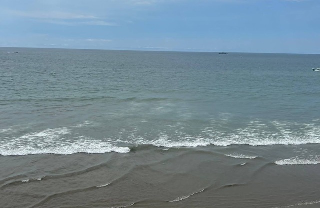 Charming Central Manta Oceanfront Apt