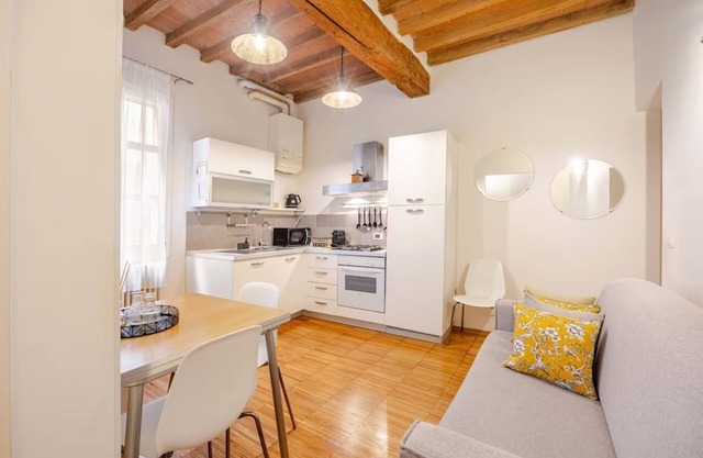 Charming Condo Near Piazza Grande & Francescana