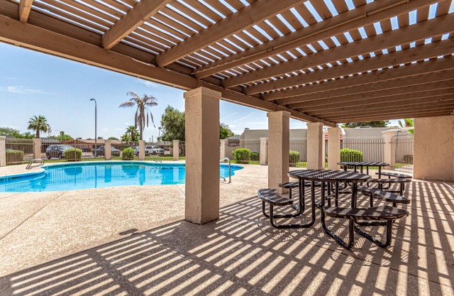 Charming Condo with Pool in Mesa near Tempe