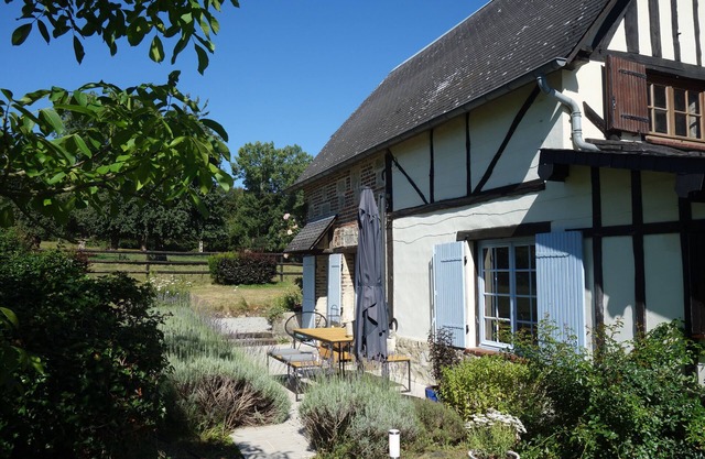 Charming cottage with sauna chalet