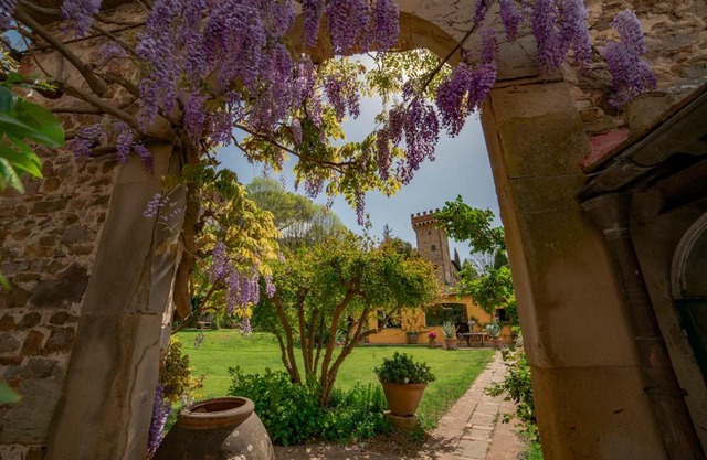 Charming cottage only for you, a hidden gem 10mn walk to historic center, stunning view
