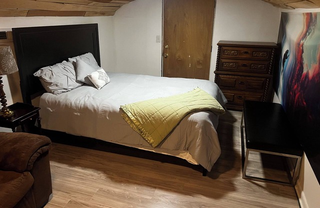 Charming cottage with AC and WiFi in welcoming Goodlettsville