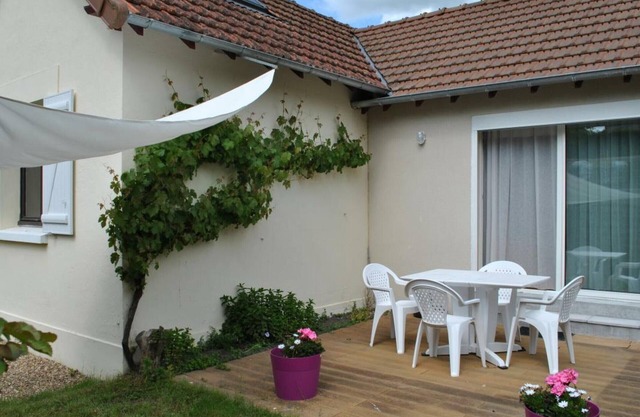 Charming cottage with WIFI in Montbazon