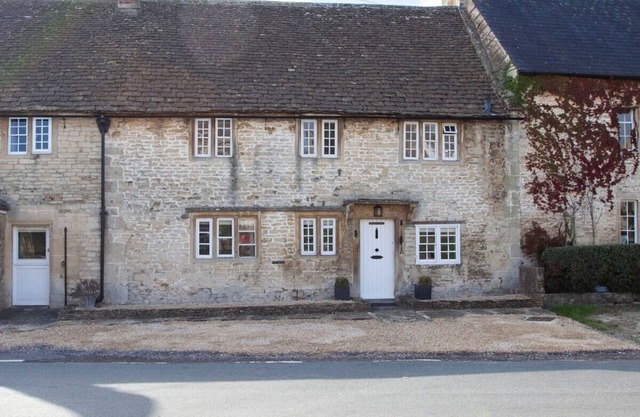 Charming Country House Nr Bath (WC)