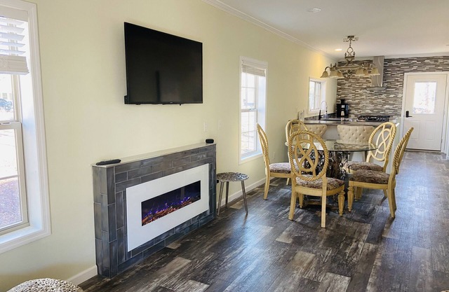 Charming Country Retreat Near Top Attractions golf beaches shops hike boat