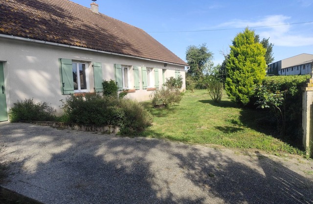 Charming Countryside Getaway: Spacious Home with Private Garden and Easy Access to Local Attractions