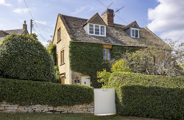 Charming dog friendly cottage - Bank Cottage