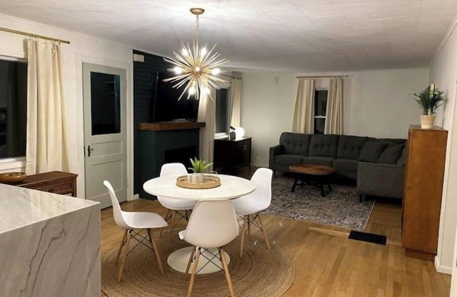 Charming Downtown Two Bedroom