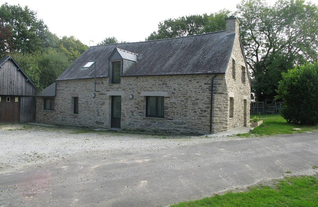Charming gîte between two lakes in Central Brittany, 40 kms from the first beaches