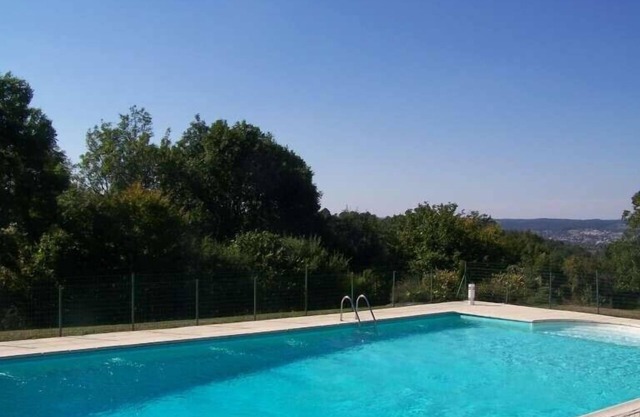 Charming gîte for up to 8 people with swimming pool. Chartreuse du XVII in Grignols DORDOGNE