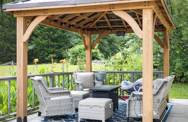 Charming Guest House – 1BR + Sleeping Nook, Full Kitchen, Gazebo, & Boat Parking