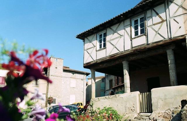 Charming historic apartment with wifi in Saint-Galmier