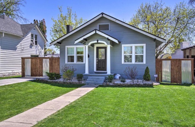 Charming Home in Downtown Nampa with Patio and Yard!