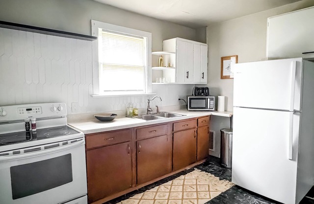 Charming Home - Steps to Notre Dame