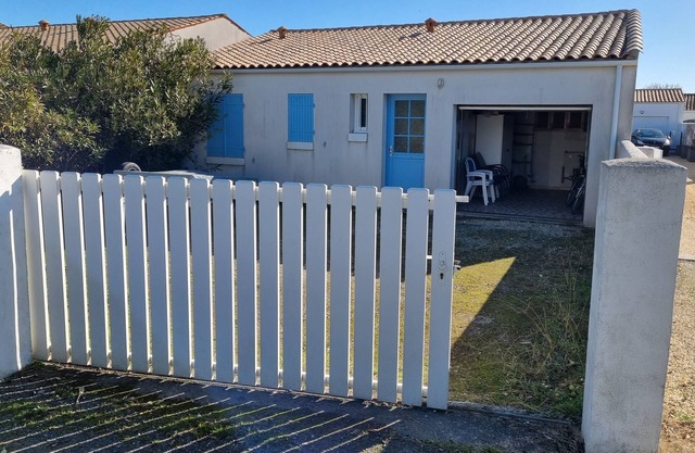 Charming house 100 m from the sea