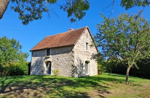 Charming house with garden and pets allowed, near hiking trails