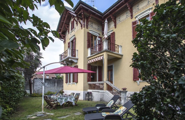 Charming house with garden near the romantic lake of 0rta, for 6 people