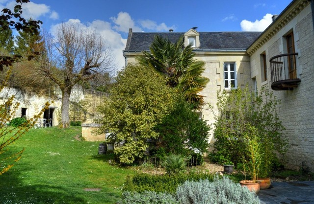 Charming house with private garden, fireplace and WIFI