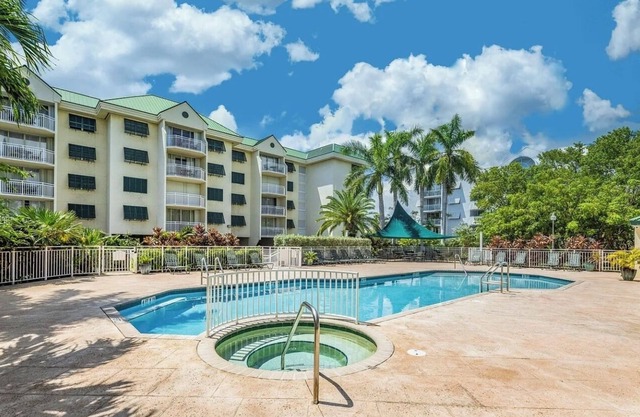 Charming Key West Town Home Beach/Pool
