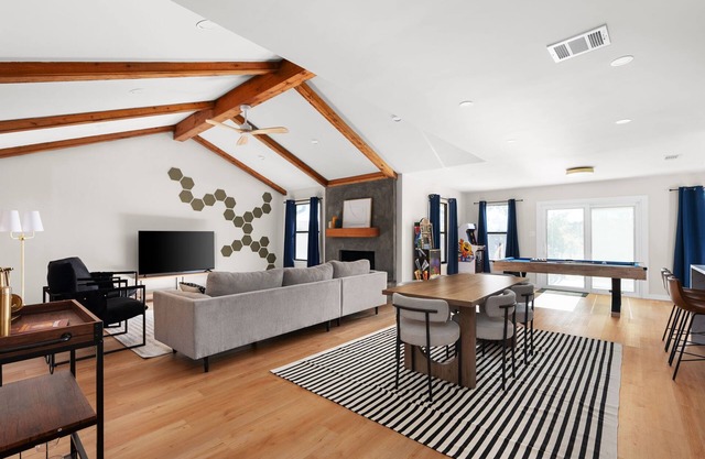 Charming Modern Retreat in Austin