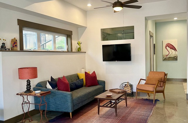 Charming Montford FIVE ★ — Comfortable & Quiet — WALK Downtown
