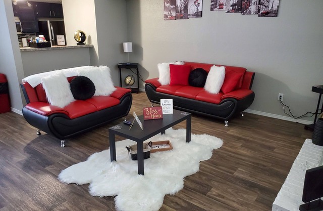 Charming One-Bedroom Townhome near AT&T Stadium