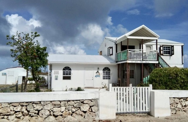 Charming 'Pirates Hideaway stunning Ocean Views' , SALT CAY
