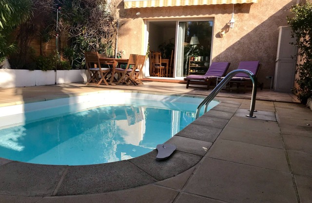 Charming Provencal villa facing south with swimming pool