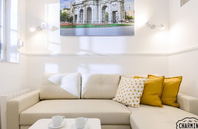 Charming Puerta de Toledo II - Studio Apartment for 4 PAX, Free Parking