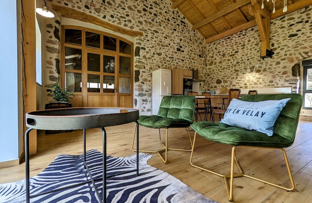Charming Renovated Stone House near Puy-en-Velay – Historic Decor & Comfort