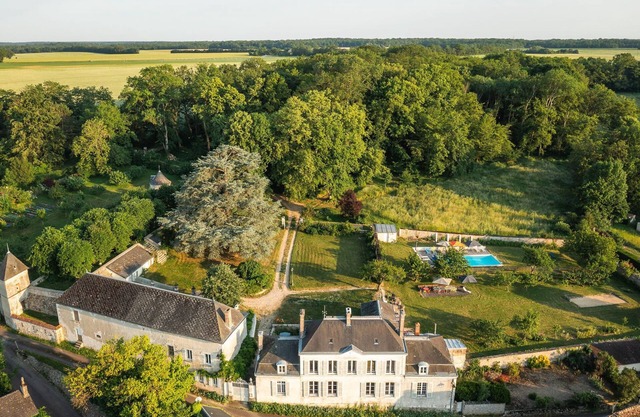 Charming residence, Burgundy, La Trémellerie, 15/20 people, heated swimming pool
