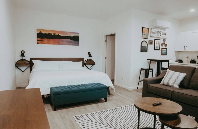 Charming River-Themed Studio in Downtown Yuma's Historic District