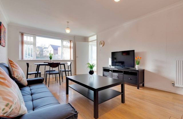 Charming Semi-attached bungalow with free parking | Pass the Keys