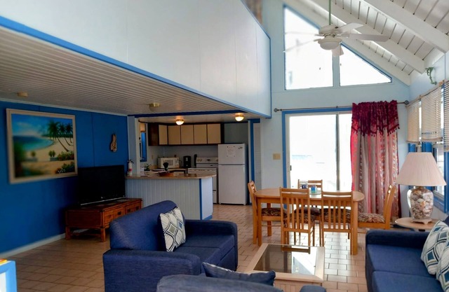 Charming Standalone 3-bedroom villa with AC and WiFi in lovely Frigate Bay