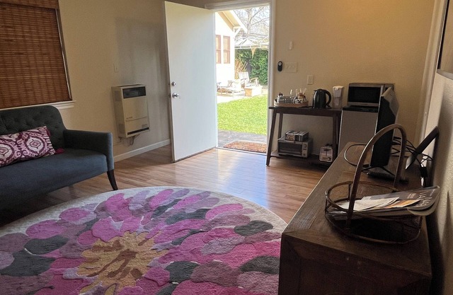 Charming studio in enchanting Napa walking distance to downtown