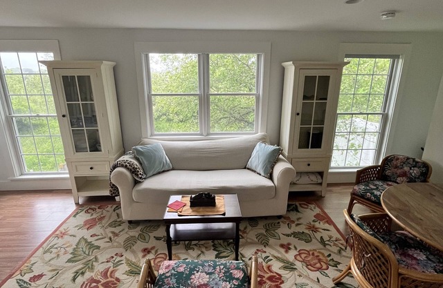 Charming studio with AC and WiFi in enjoyable Edgartown