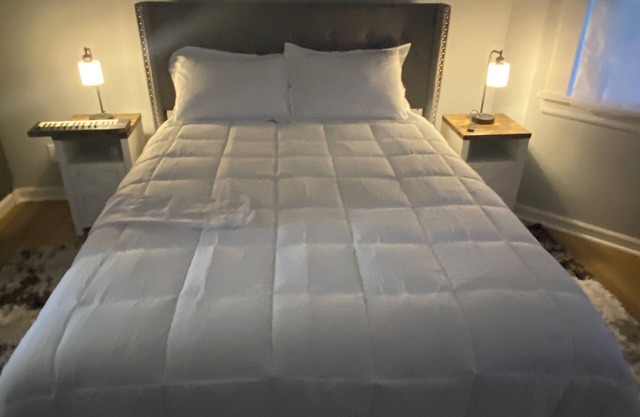 Charming suite with patio, heating, WiFi, free parking in welcoming New Rochelle