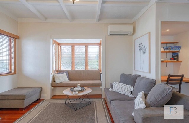 Charming Takapuna Residence