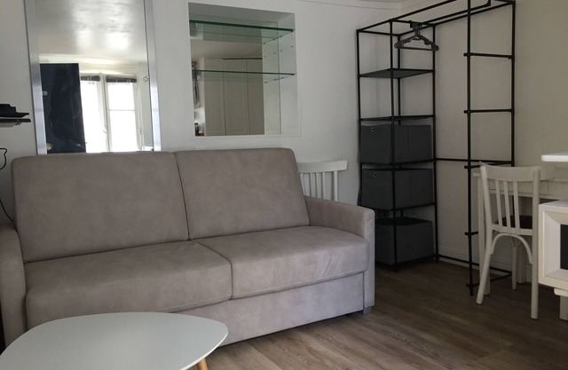 Charming tiny studio in center of Paris