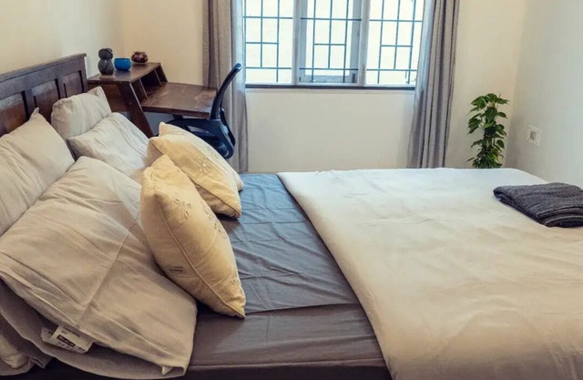 Charming Two Bedroom Apartment with balconies in Downtown Bangalore